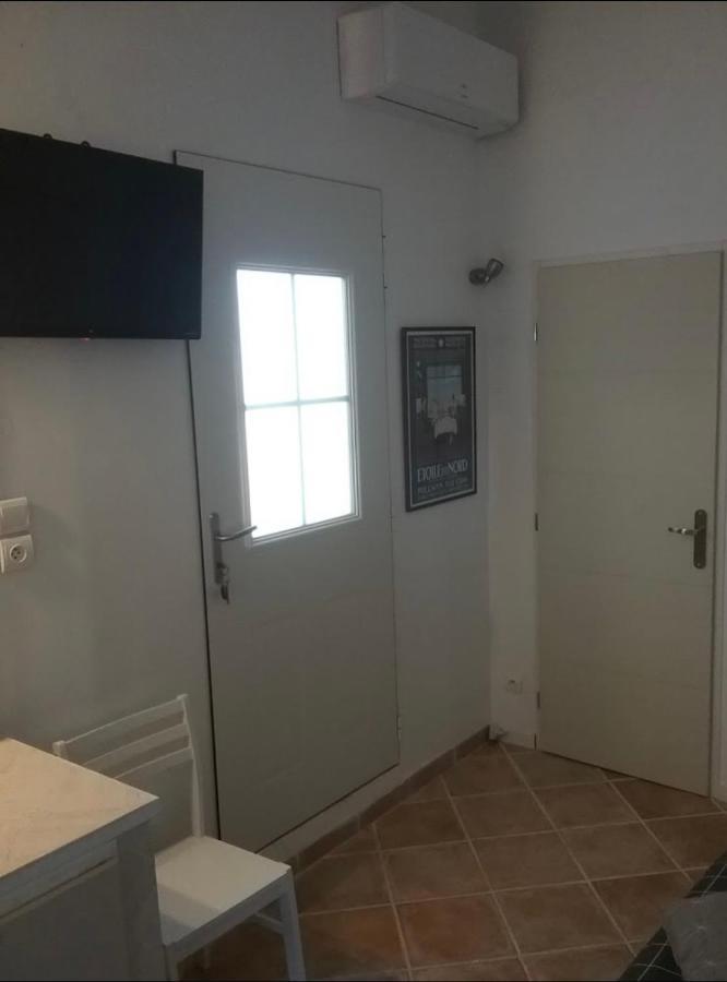 Une Chambre En Ville LʼIsle-sur-la-Sorgue Extérieur photo