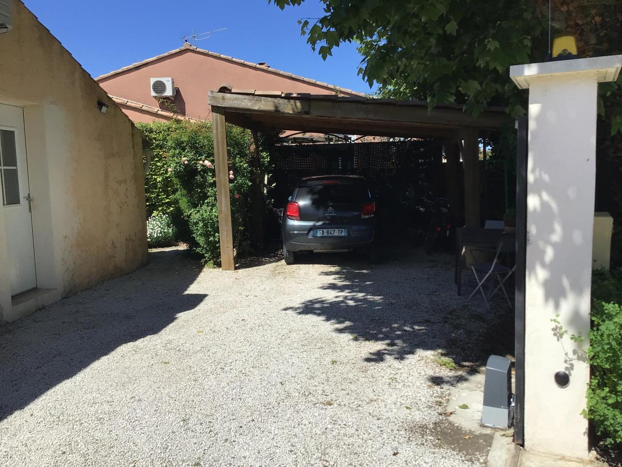 Une Chambre En Ville LʼIsle-sur-la-Sorgue Extérieur photo